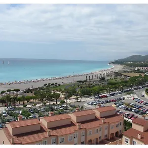 https://apartamento-con-terraza-vistas-playa-y-montana.catalonia-hotels.com